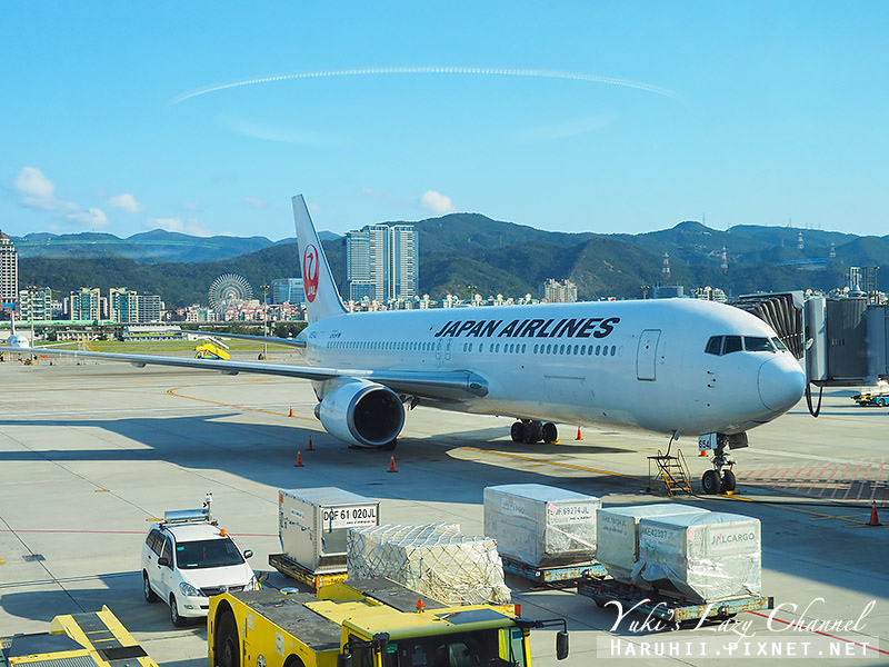 日本航空 日航 JL812 高雄-成田 波音767-300新艙，經濟艙座位、餐點分享 @Yuki&#039;s Lazy Channel