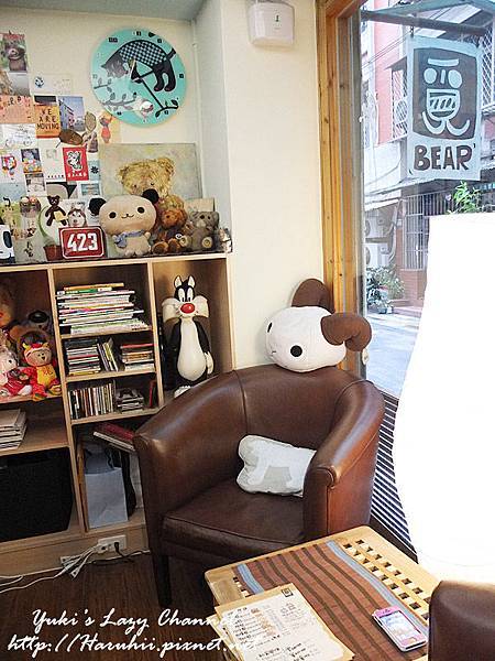 [台北民生社區] 覓熊 Meet Bear＊在咖啡店遇到熊 @Yuki&#039;s Lazy Channel