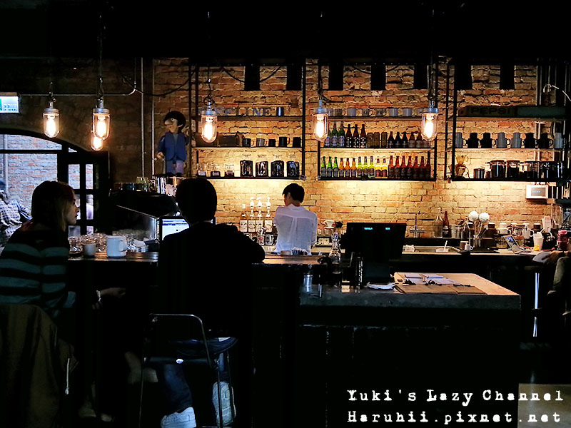 [台北華山藝文特區] 離線咖啡 OFFLINE Cafe@華山藝文特區 倉庫裡的音樂咖啡 @Yuki&#039;s Lazy Channel