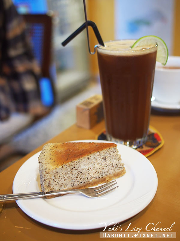 [台南] 暖暖蛇咖啡館Café Flâneur(𨑨迌咖啡)＊幫旅人補充能量的老屋咖啡 @Yuki&#039;s Lazy Channel