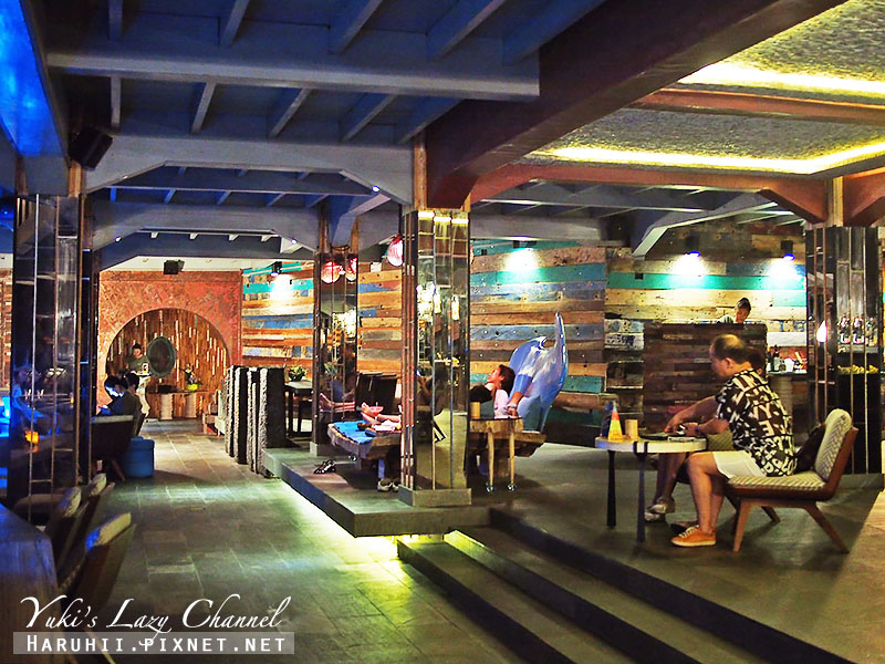 [峇里島美食推薦] RIMBA Jimbaran Bali 飯店餐飲｜UNIQUE 屋頂泳池酒吧，日夜皆美 @Yuki&#039;s Lazy Channel