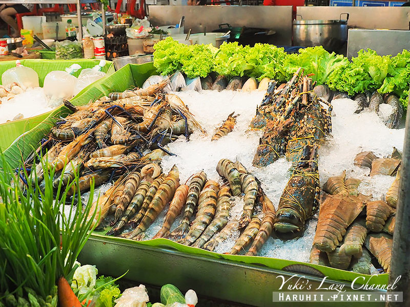 [泰國華欣] 華欣夜市 Chatchai Night Market：華欣必逛，購物、小吃、海鮮大餐都在這一條街 @Yuki&#039;s Lazy Channel