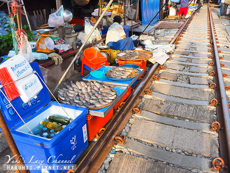 【曼谷】美功鐵道市場 Maeklong Railway Market：曼谷近郊一日遊推薦 @Yuki&#039;s Lazy Channel