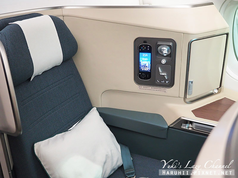 國泰航空 Cathay Pacific CX401 台北-香港 國泰A350初體驗、座位、餐點分享 @Yuki&#039;s Lazy Channel
