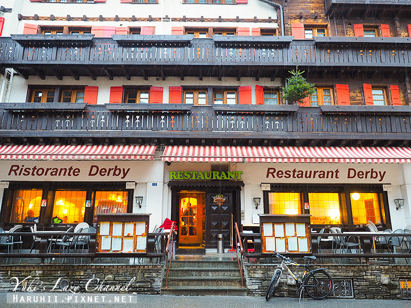 [瑞士] 策馬特Zermatt城區散步攻略：必買巧克力Lindt、Läderach、馬特洪峰必拍處、城區夜景、Hinterdorfstrasse老屋區 @Yuki&#039;s Lazy Channel