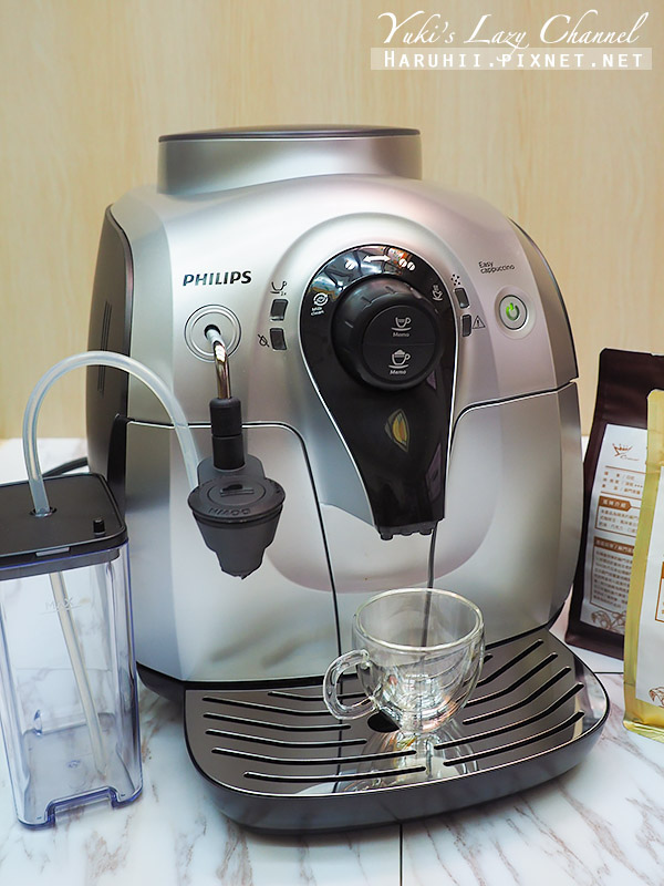 [咖啡機入門款推薦] 飛利浦Saeco 全自動義式咖啡機(HD8652)：按個鍵，美好卡布奇諾立刻喝，淺口袋方案輕鬆享有買豆送機優惠 @Yuki&#039;s Lazy Channel