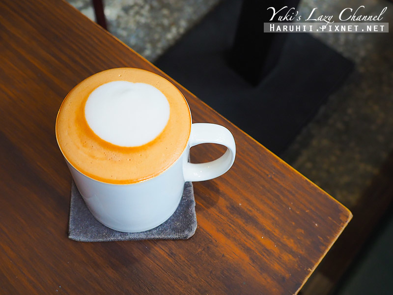 [高雄] 美麗島站 灰咖啡 Hway Coffee：巷弄老屋裡的深夜好咖啡 @Yuki&#039;s Lazy Channel