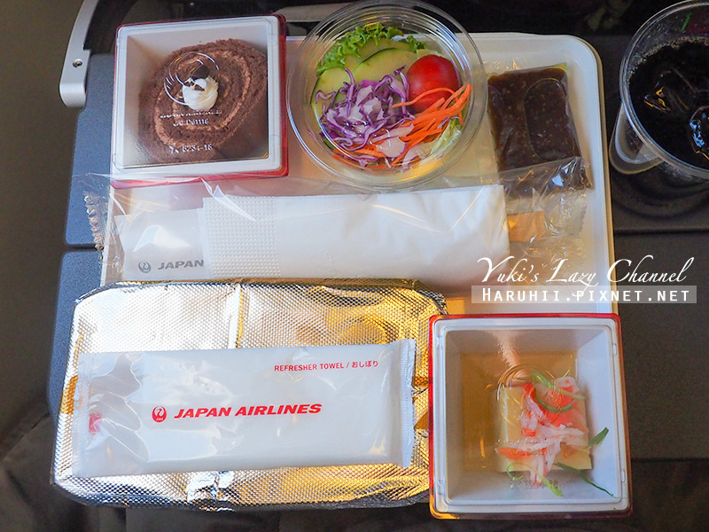 日本航空 日航 JL812 高雄-成田 波音767-300新艙，經濟艙座位、餐點分享 @Yuki&#039;s Lazy Channel