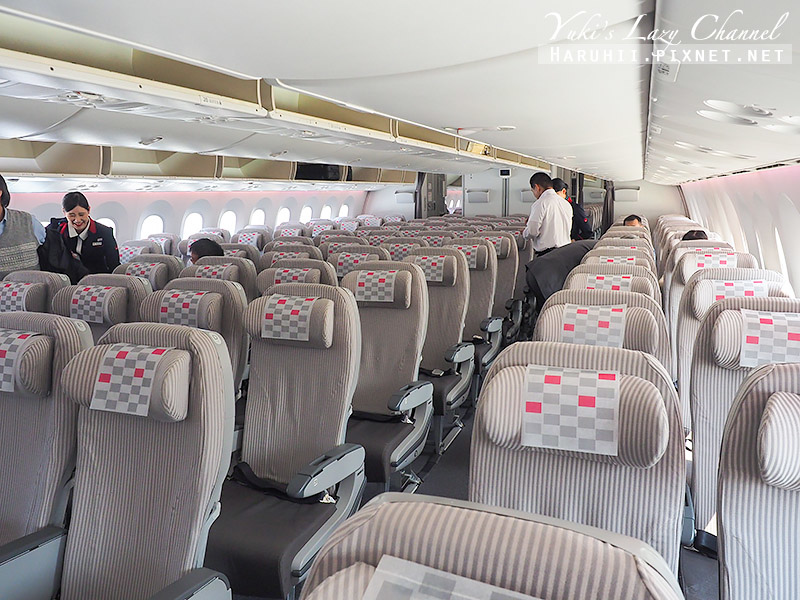 日本航空 日航 JL813 大阪-台北 夢幻客機波音787-8 經濟艙第一排、九州風味餐分享 @Yuki&#039;s Lazy Channel