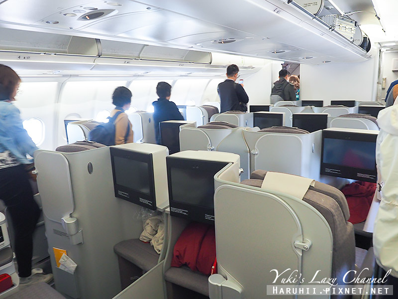 西班牙航空 Iberia IB6888 上海-馬德里 A330-200 經濟艙、飛機餐搭乘分享 @Yuki&#039;s Lazy Channel