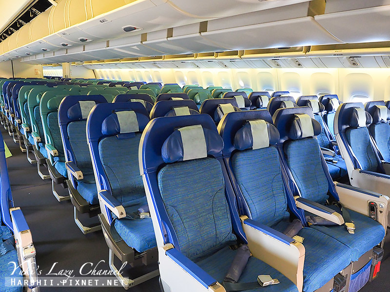 國泰航空 Cathay Pacific CX402 香港-台北 波音777-300經濟艙，終於又有熱餐了 @Yuki&#039;s Lazy Channel