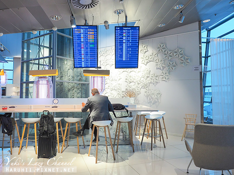 赫爾辛基機場貴賓室｜芬蘭航空貴賓室 Finnair lounge：芬蘭航空申根區貴賓室設備、餐點、淋浴間分享 @Yuki&#039;s Lazy Channel