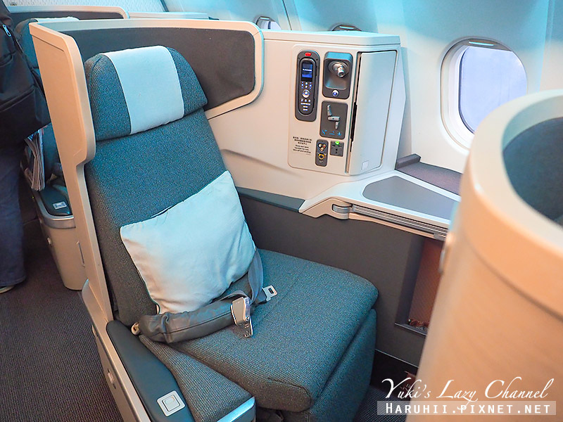 國泰航空 Cathay Pacific CX465 台北-香港 國泰A330-300經濟艙座位、餐點分享 @Yuki&#039;s Lazy Channel