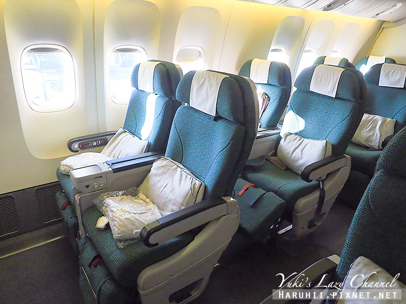 國泰航空 Cathay Pacific CX257 香港-倫敦 長程波音777-300ER新艙、經濟艙、飛機餐分享 @Yuki&#039;s Lazy Channel