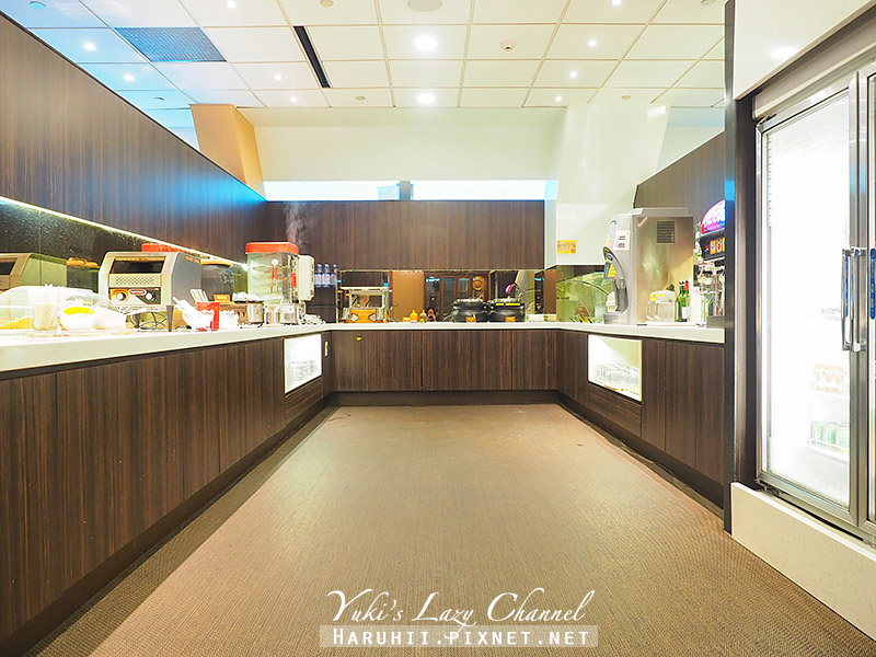 桃園機場貴賓室｜摩爾貴賓室/摩爾商務中心The More Lounge：摩爾貴賓室設備、餐點分享，哈根達斯冰淇淋、現煮麵點吃到飽 @Yuki&#039;s Lazy Channel