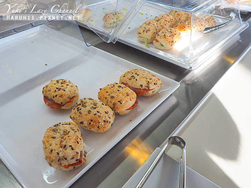 馬德里機場貴賓室｜T4S 西班牙航空貴賓室 Iberia Premium Lounge Velazquez 設備、餐點分享 @Yuki&#039;s Lazy Channel