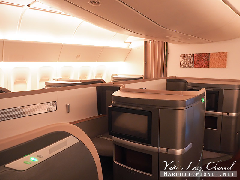 國泰航空頭等艙 Cathay Pacific First Class CX811 波士頓-香港 波音777-300ER 國泰頭等艙設備、餐點分享 @Yuki&#039;s Lazy Channel