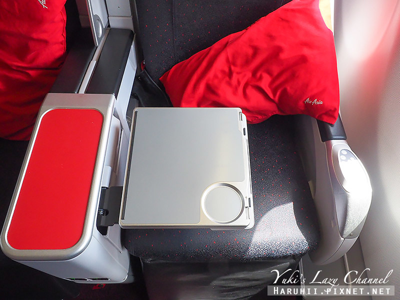AirAsia 亞航商務艙/豪華平躺座椅 台北-吉隆坡 A330-300 亞航機上餐點推薦 @Yuki&#039;s Lazy Channel