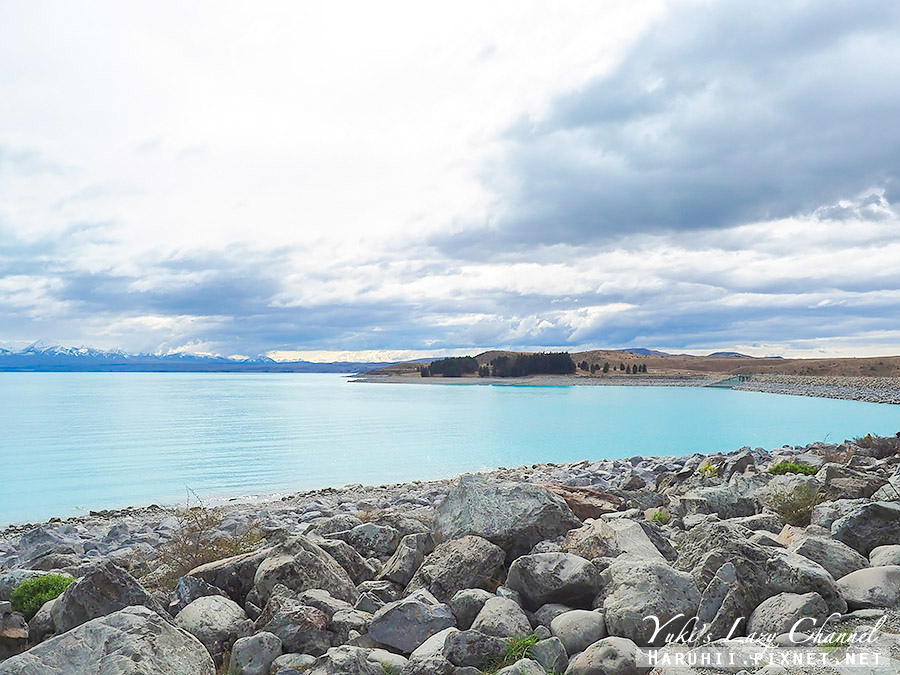 【紐西蘭南島】普卡基湖 Lake Pukaki，藍色牛奶湖畔野餐，必吃肥美鮭魚 @Yuki&#039;s Lazy Channel