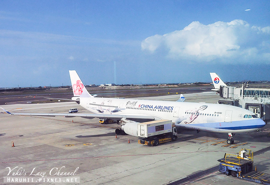 中華航空 CI116 台北-福岡 TPE-FUK A330-300 雲門舞集彩繪機，機上設備簡單分享 @Yuki&#039;s Lazy Channel