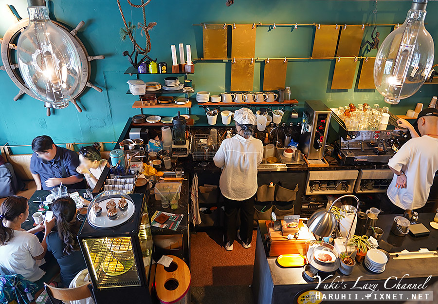 圖們咖啡 Tuman Cafe，基隆正濱漁港彩色屋內！海景咖啡館喝杯西西里咖啡 @Yuki&#039;s Lazy Channel