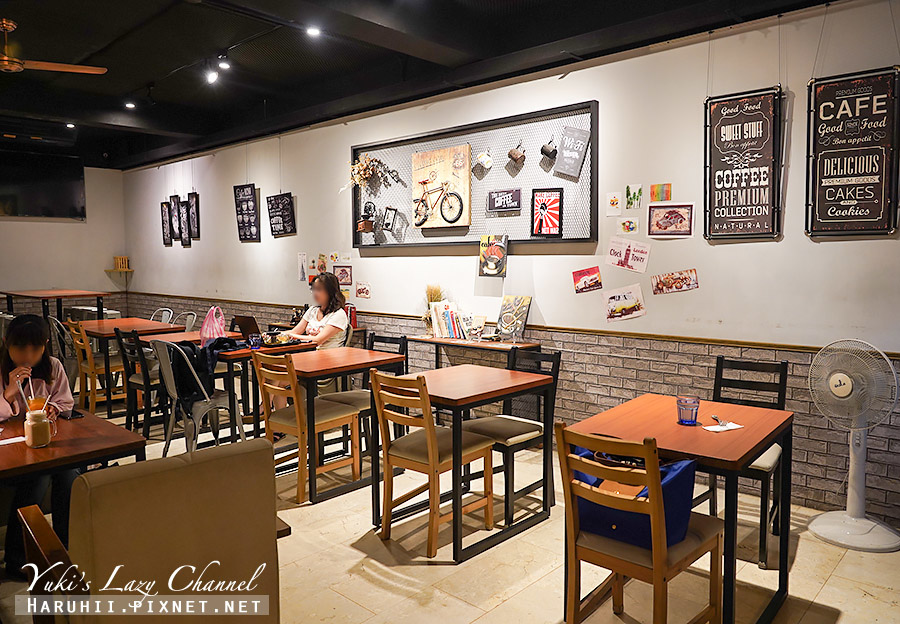 反轉點咖啡 Reversion Cafe，料多實在帕尼尼，新莊寵物友善餐廳，女力報到夢17咖啡取景地 @Yuki&#039;s Lazy Channel