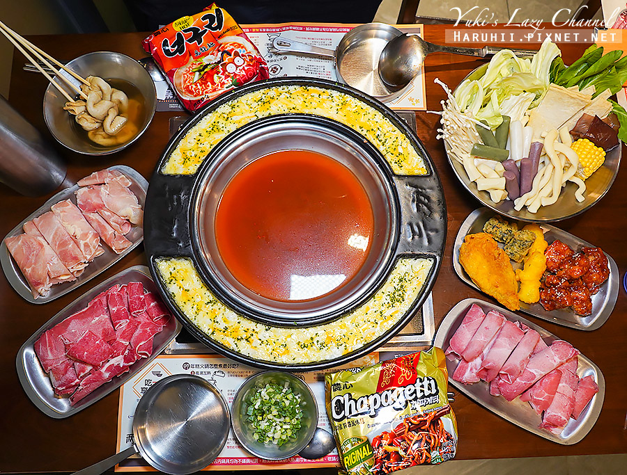 [新莊] 兩餐韓國年糕火鍋吃到飽：道地韓國年糕火鍋299吃到飽！韓國辣炒年糕、韓式炸雞、魚板、泡麵，想念韓味就來吃兩餐 @Yuki&#039;s Lazy Channel