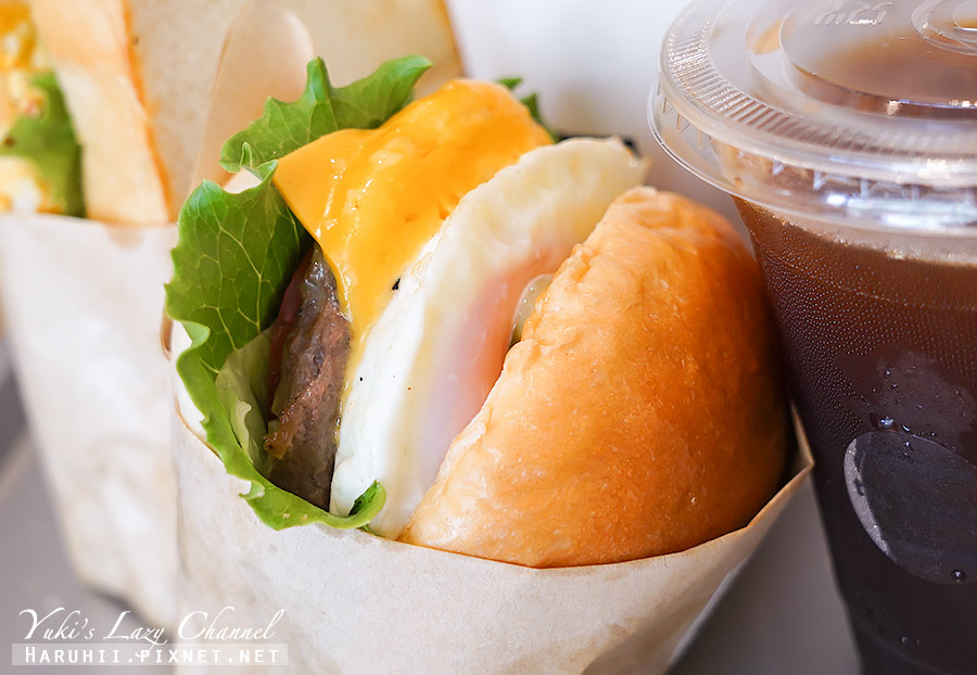 EGG BUN，好質感美式早餐，半熟蛋漢堡、厚實布里歐，新莊早餐推薦 附菜單 @Yuki&#039;s Lazy Channel