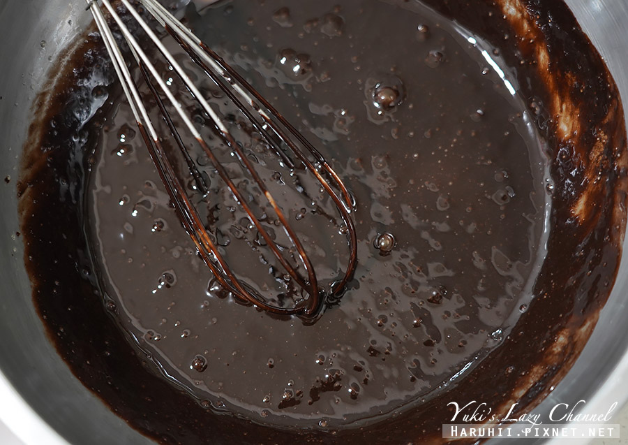 【食譜】熔岩巧克力蛋糕簡單做，切開就爆漿太迷人 @Yuki&#039;s Lazy Channel