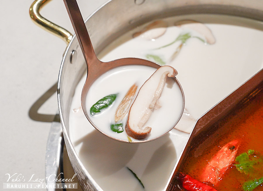 COCA泰式海鮮火鍋，意外不錯的網美火鍋，必吃超濃甜椰奶鍋 @Yuki&#039;s Lazy Channel