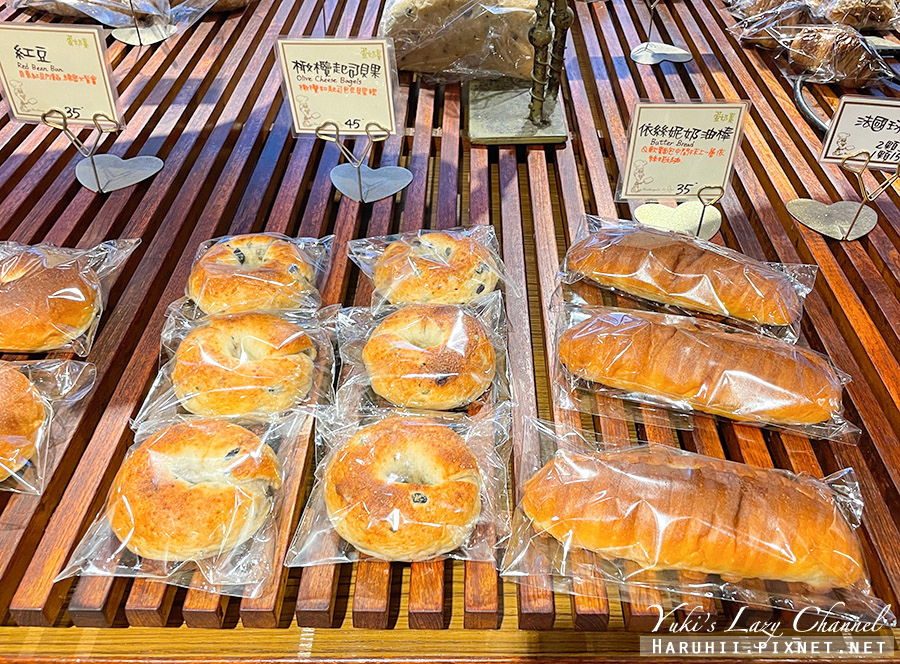 拉波兒麵包，台中蛋黃酥/蔥麵包名店，用料實在好吃 @Yuki&#039;s Lazy Channel