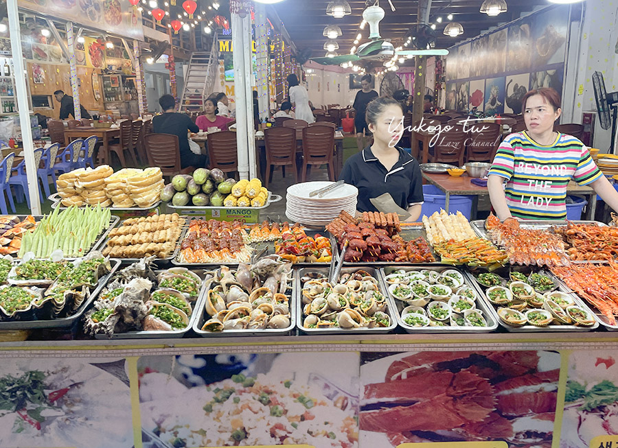 【越南富國島】陽東夜市 Phu Quoc Night Market，富國島最大夜市吃椰子冰、越南法國麵包、海鮮熱炒 @Yuki&#039;s Lazy Channel